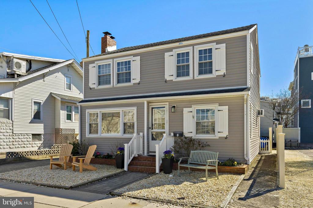 8 E MARYLAND AVENUE