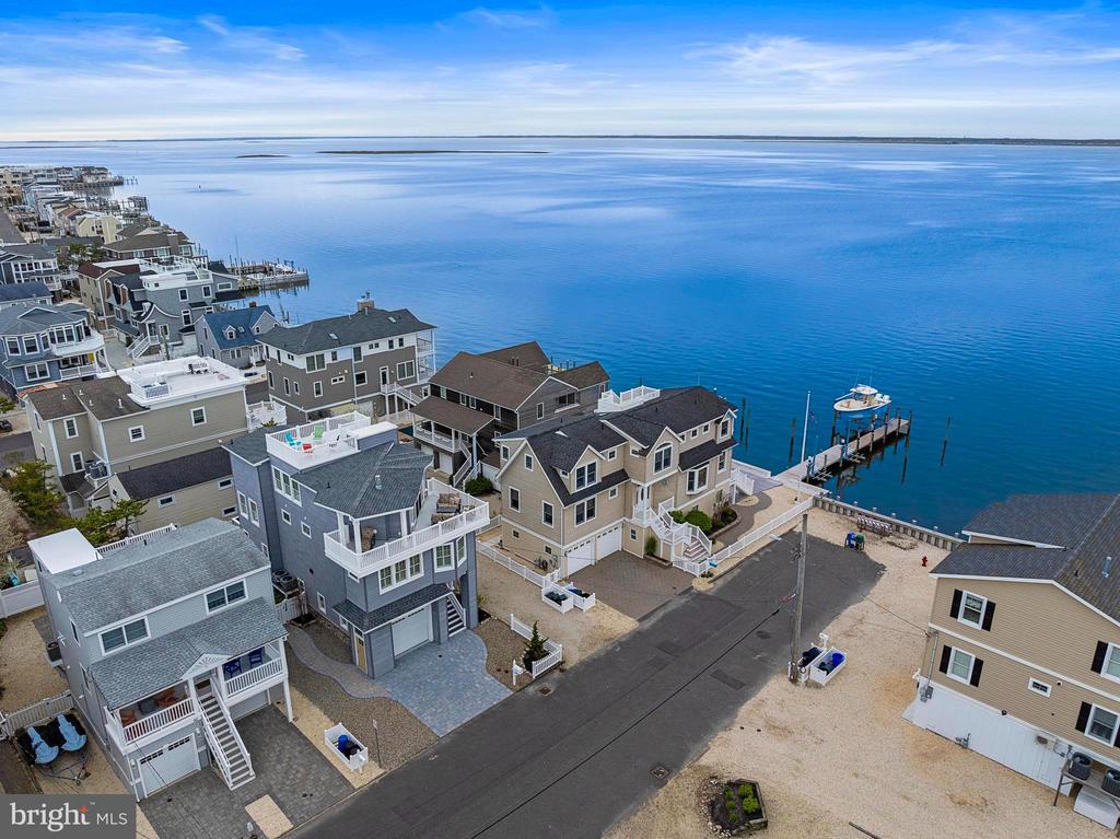 46 W SAND DUNE LANE