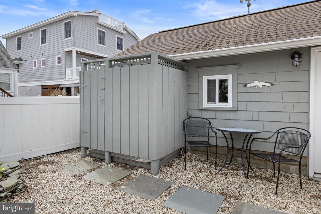 276 N 11TH STREET