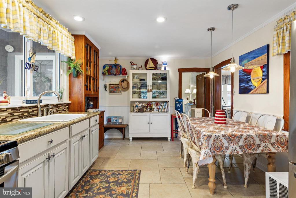 276 N 11TH STREET