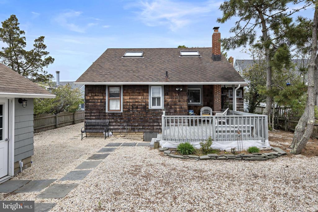 276 N 11TH STREET