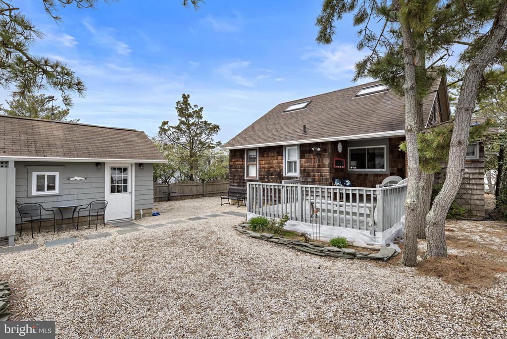 276 N 11TH STREET