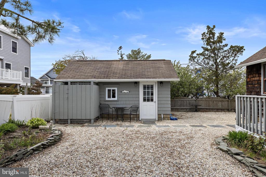 276 N 11TH STREET