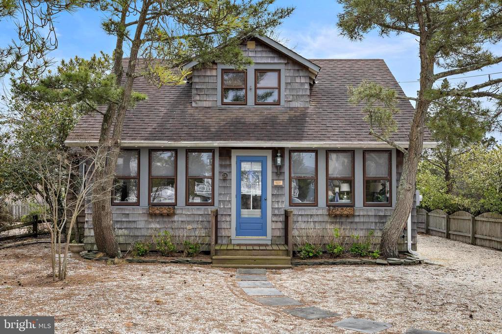 276 N 11TH STREET