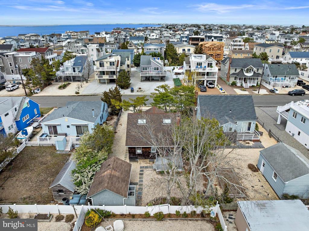 276 N 11TH STREET