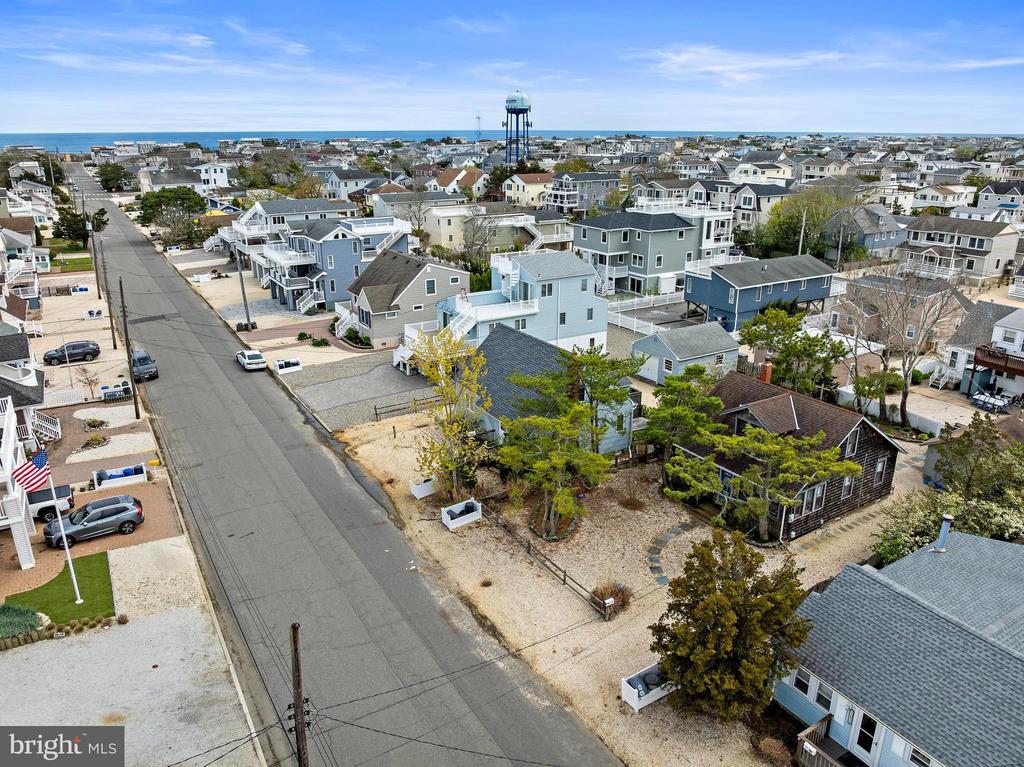 276 N 11TH STREET