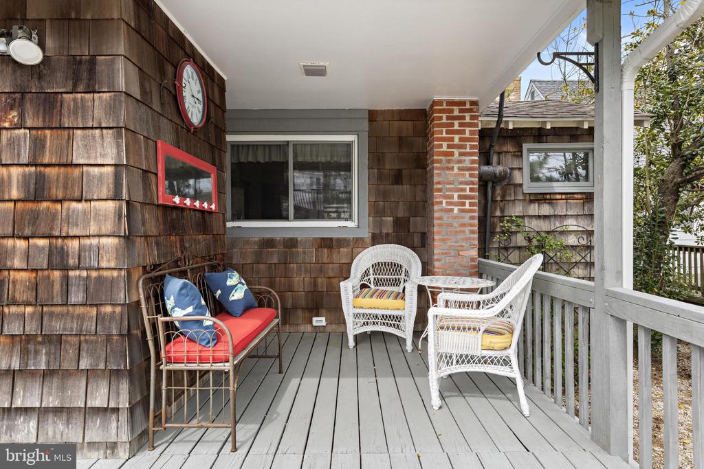 276 N 11TH STREET