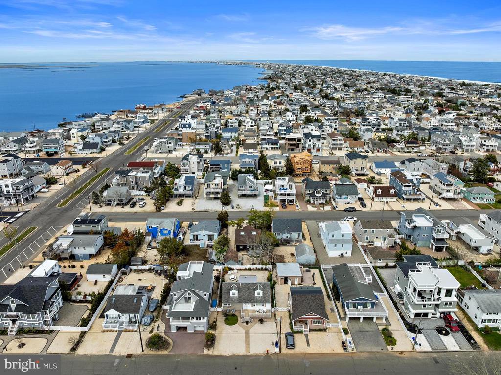 276 N 11TH STREET