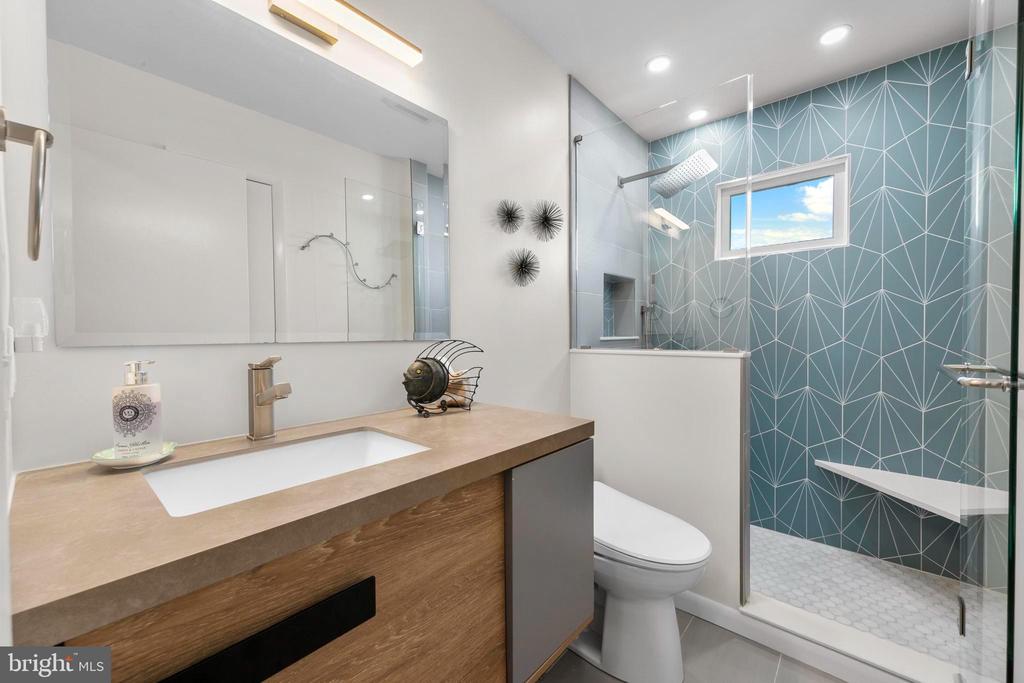 218 W 27TH STREET