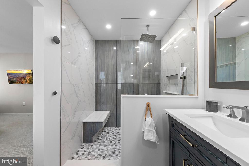 218 W 27TH STREET