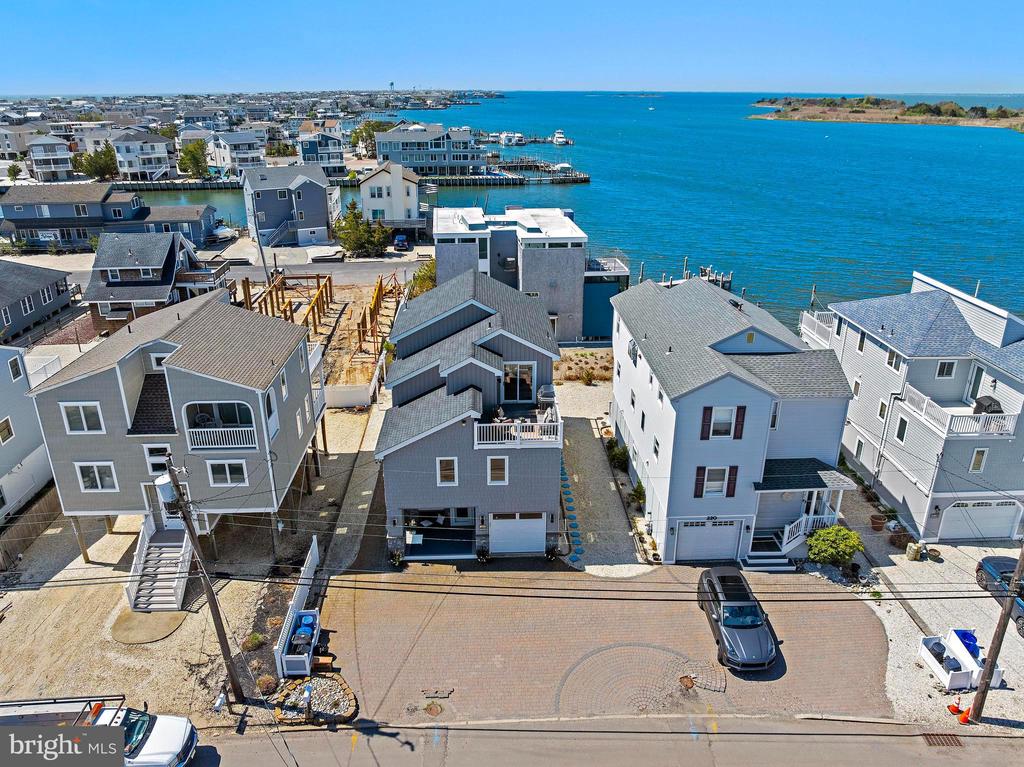 218 W 27TH STREET