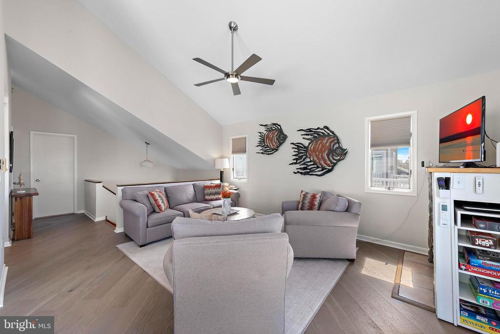 218 W 27TH STREET