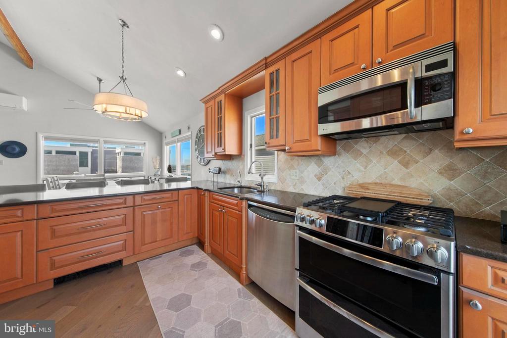 218 W 27TH STREET