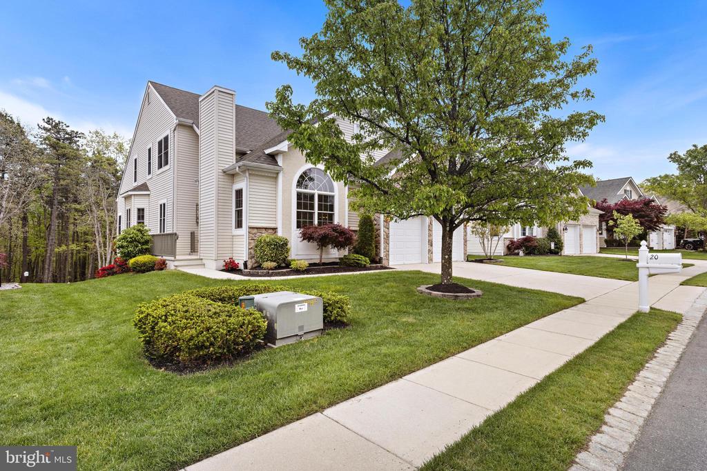 20 SPRING LAKE BOULEVARD