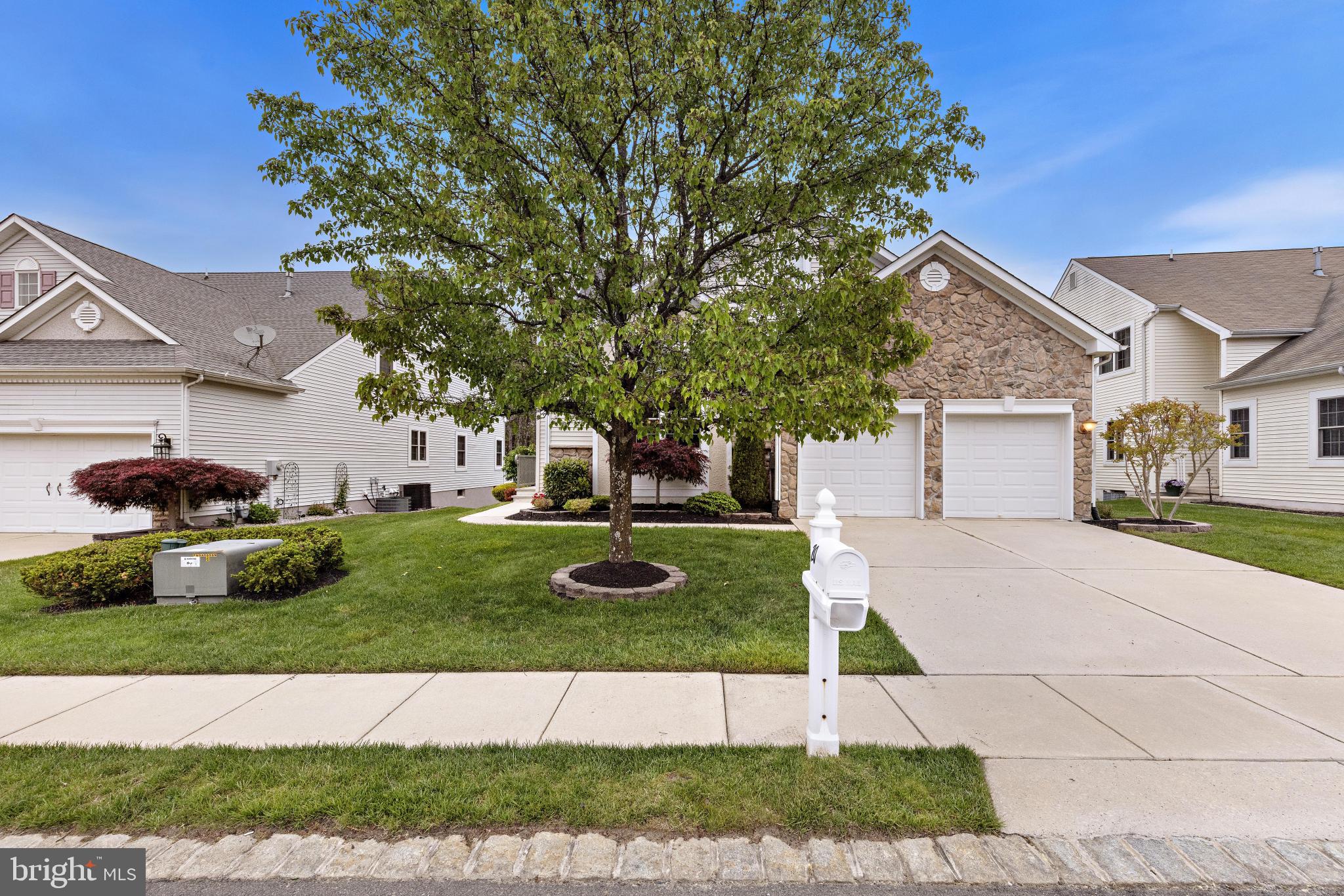 20 SPRING LAKE BOULEVARD