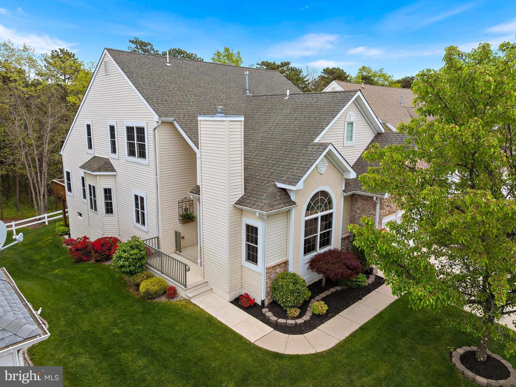 20 SPRING LAKE BOULEVARD