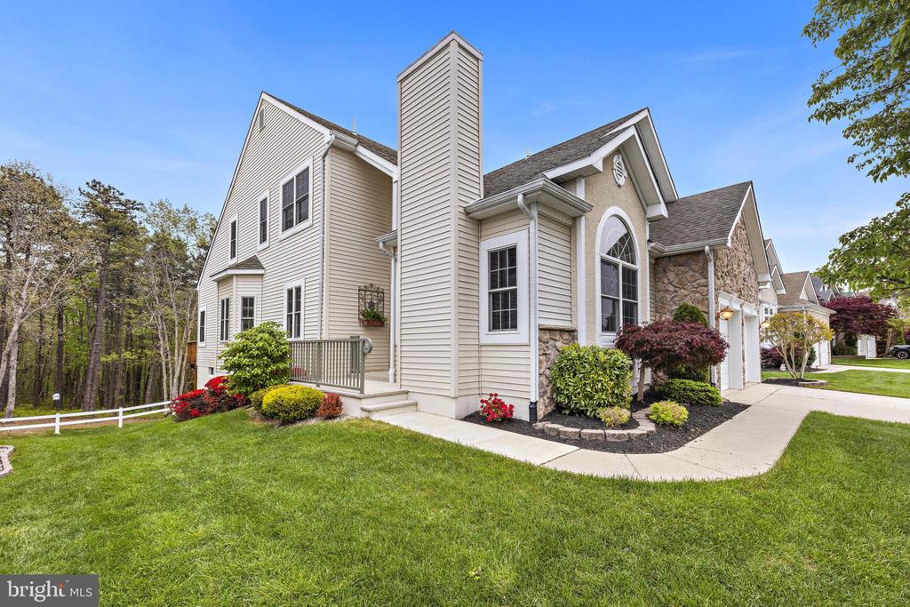 20 SPRING LAKE BOULEVARD
