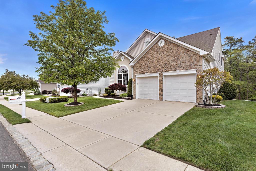 20 SPRING LAKE BOULEVARD