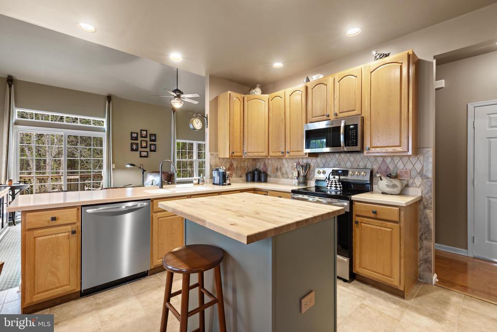 20 SPRING LAKE BOULEVARD