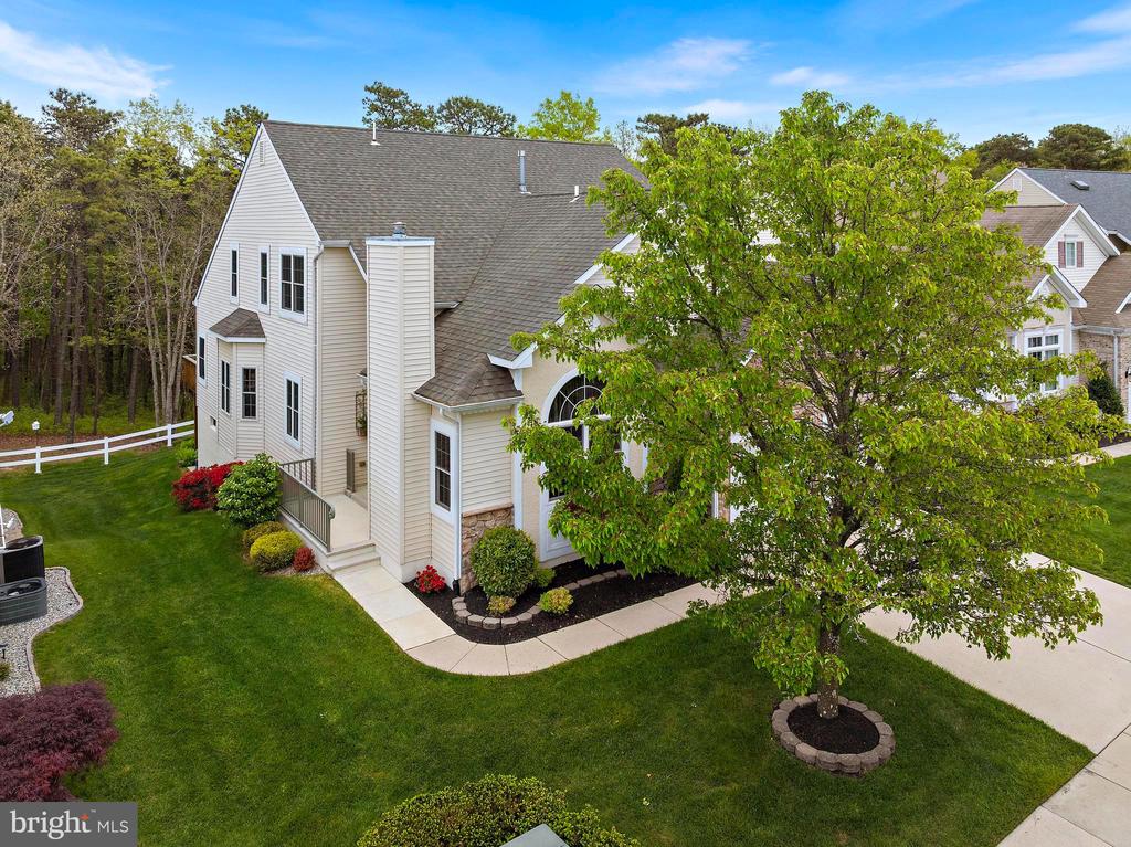 20 SPRING LAKE BOULEVARD