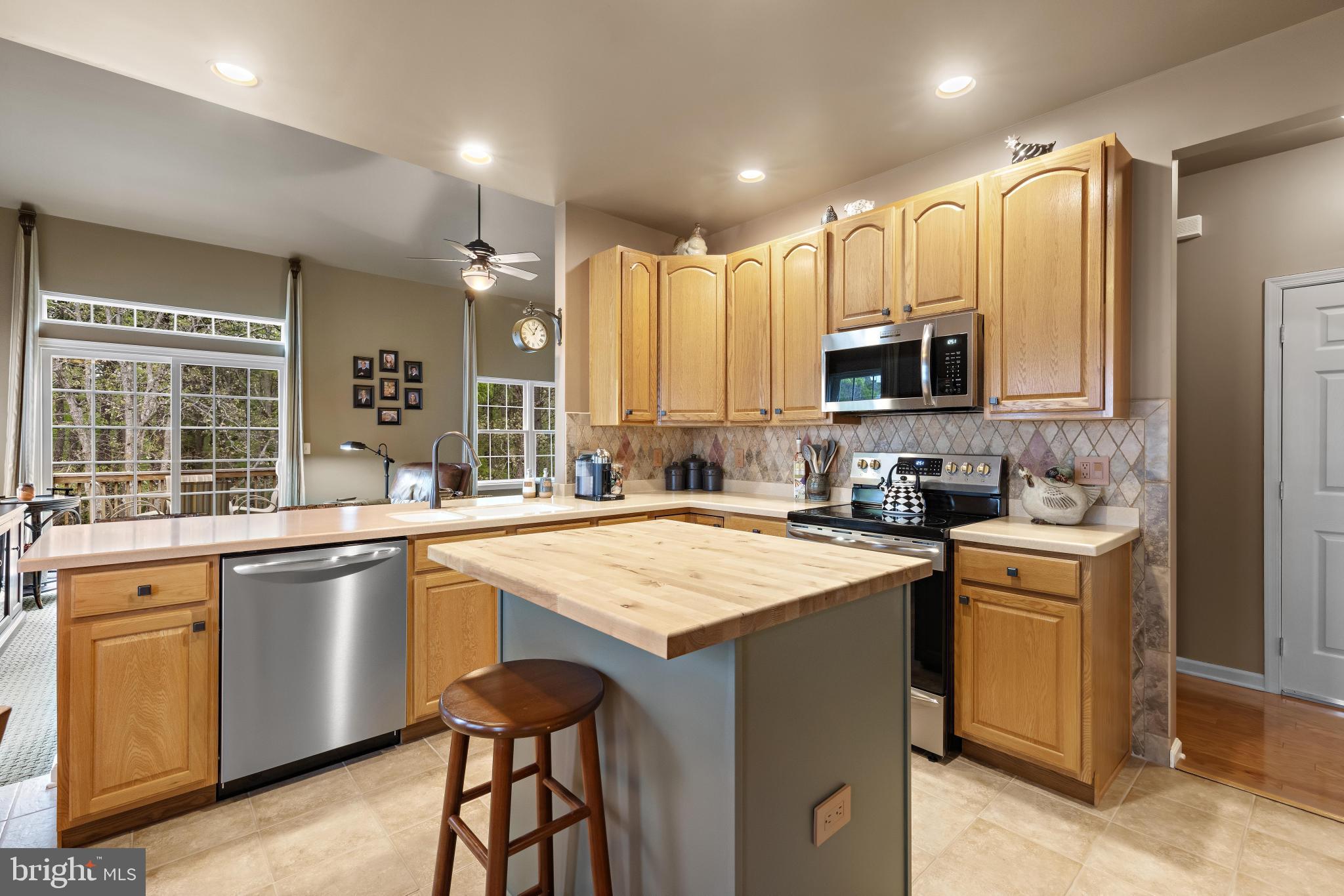 20 SPRING LAKE BOULEVARD