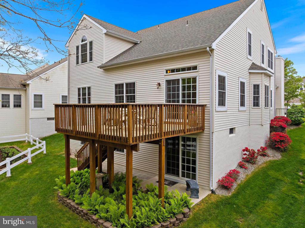 20 SPRING LAKE BOULEVARD