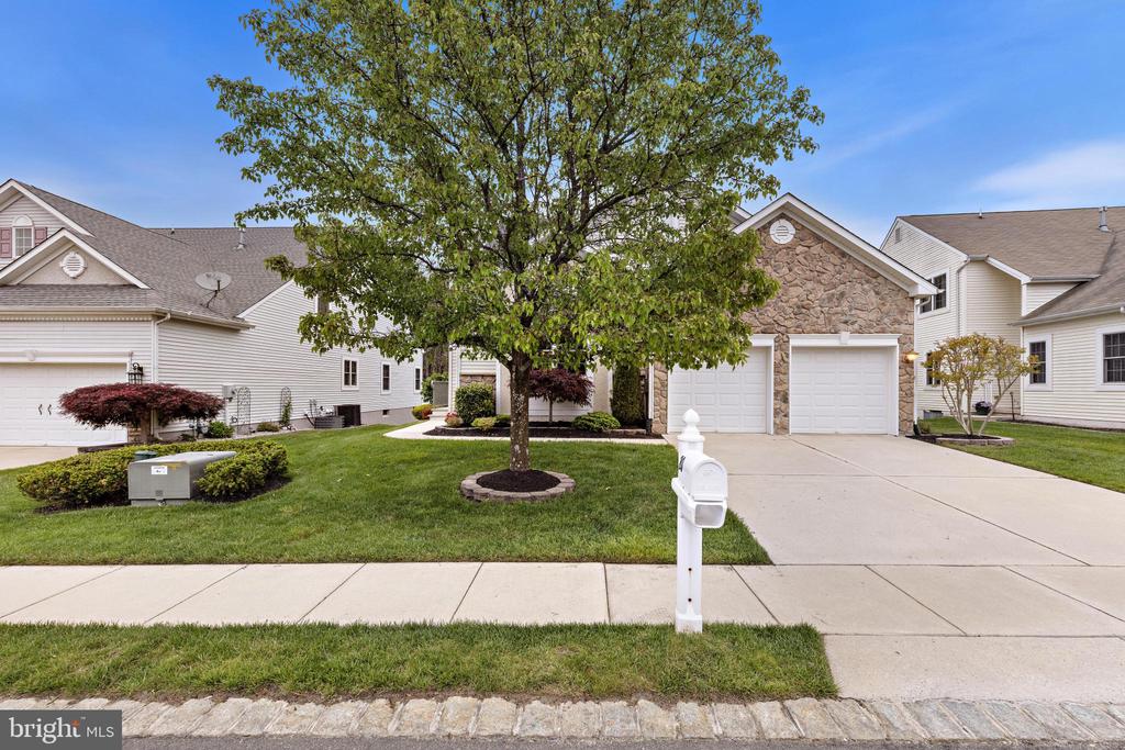 20 SPRING LAKE BOULEVARD