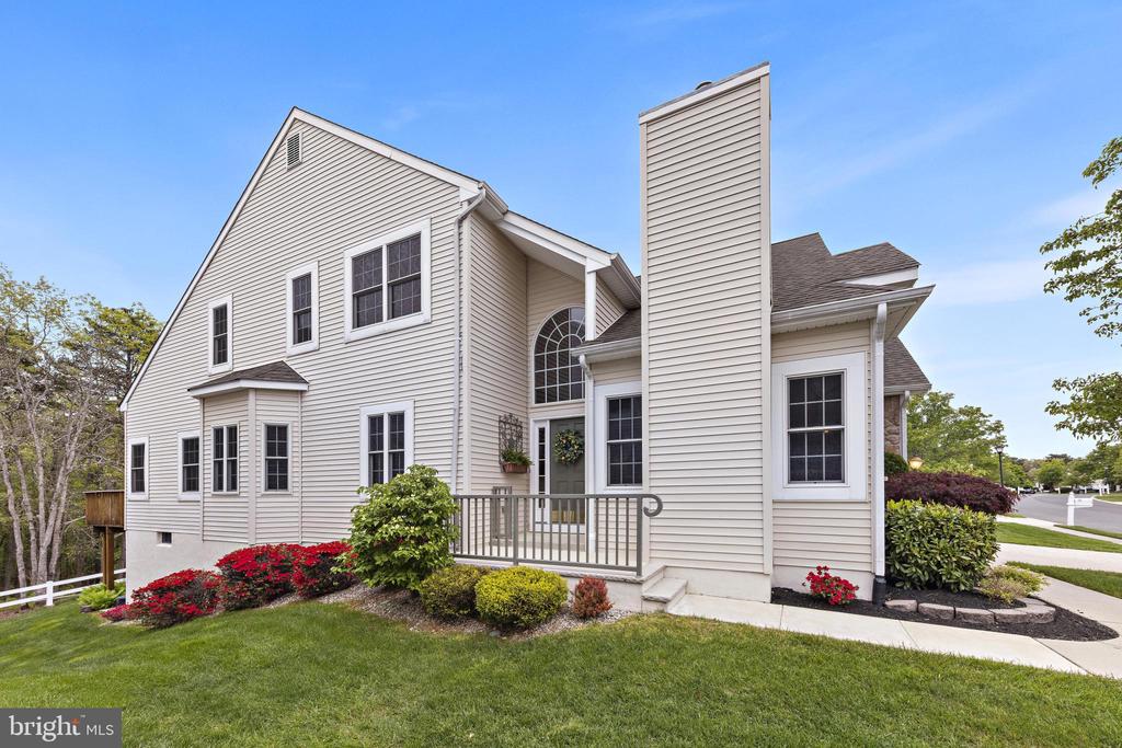 20 SPRING LAKE BOULEVARD
