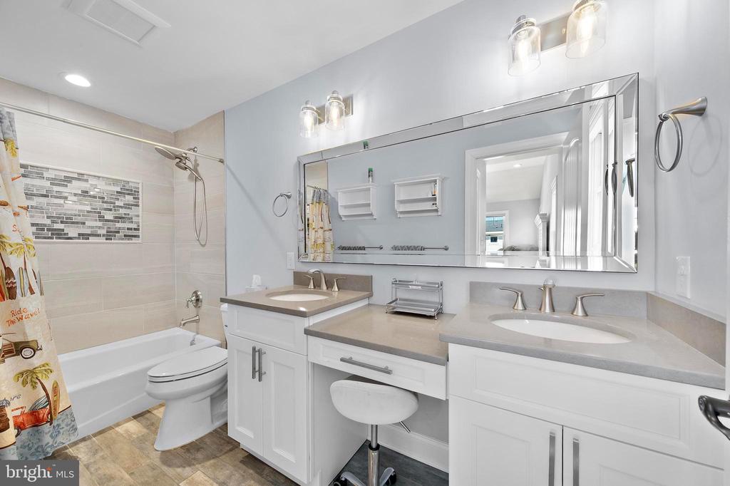 231 N 8TH STREET