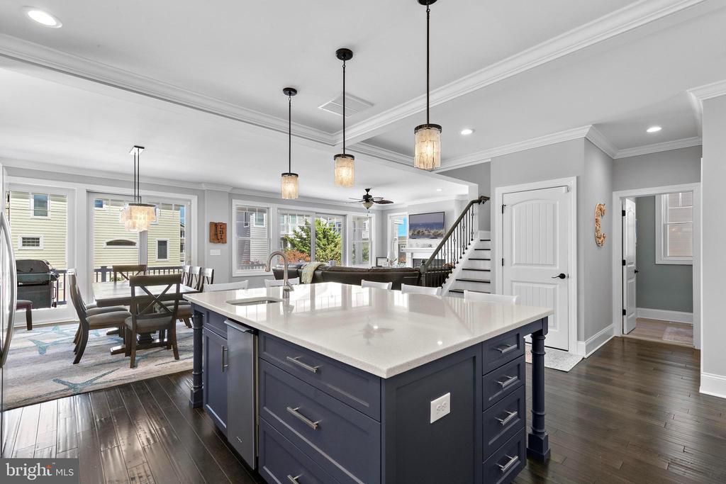 231 N 8TH STREET
