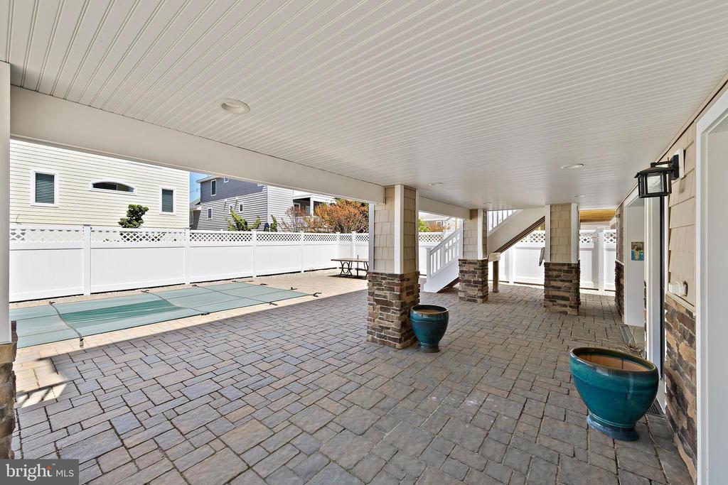 231 N 8TH STREET