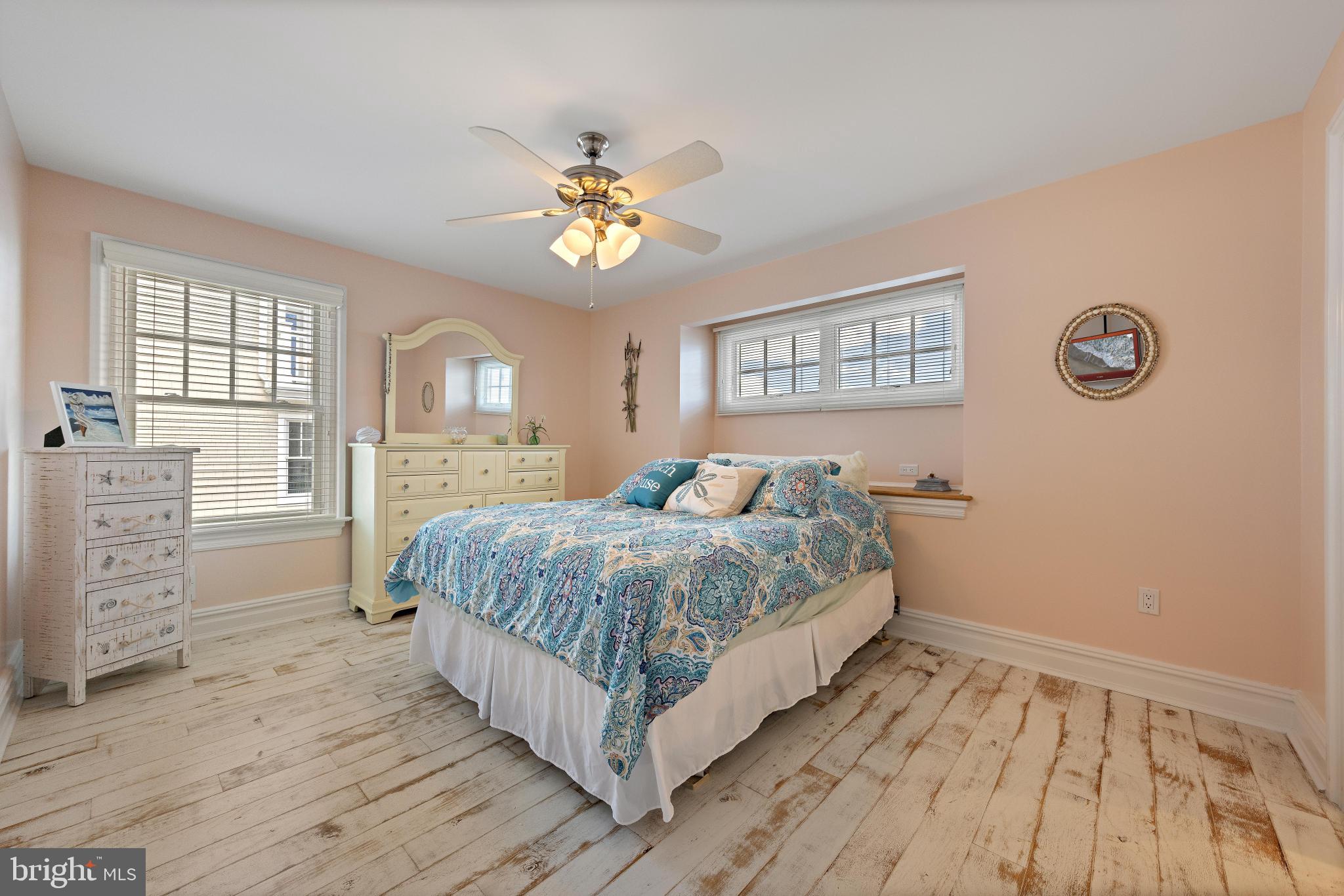 23 E 42ND STREET