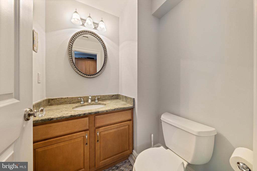 23 E 42ND STREET