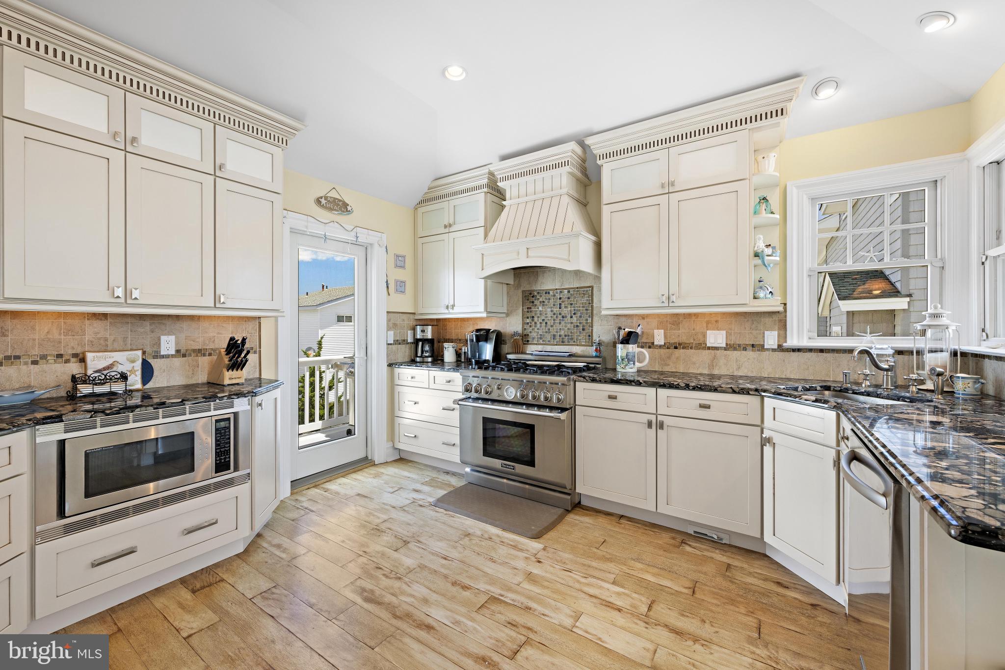 23 E 42ND STREET