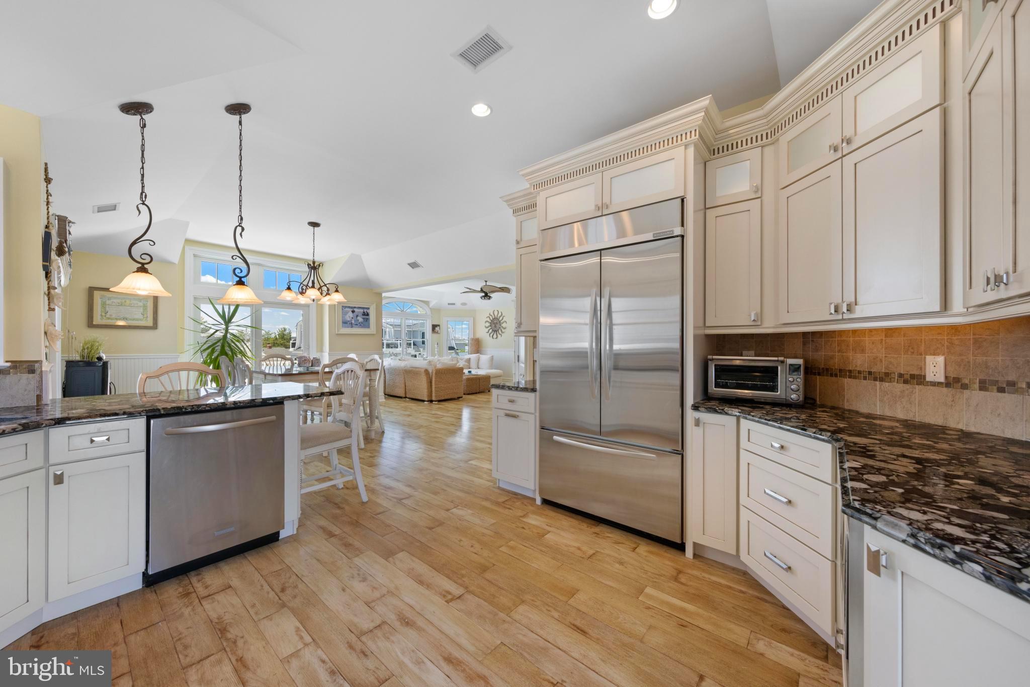23 E 42ND STREET
