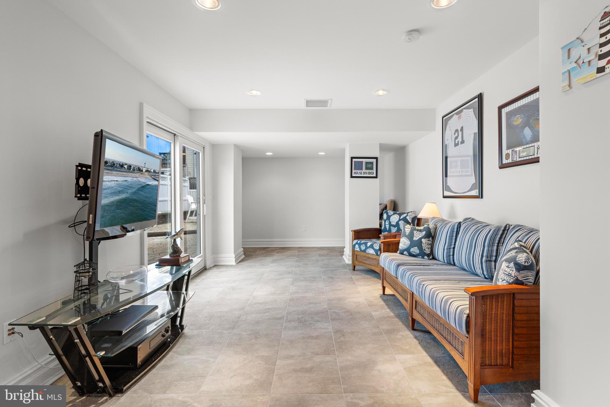 23 E 42ND STREET