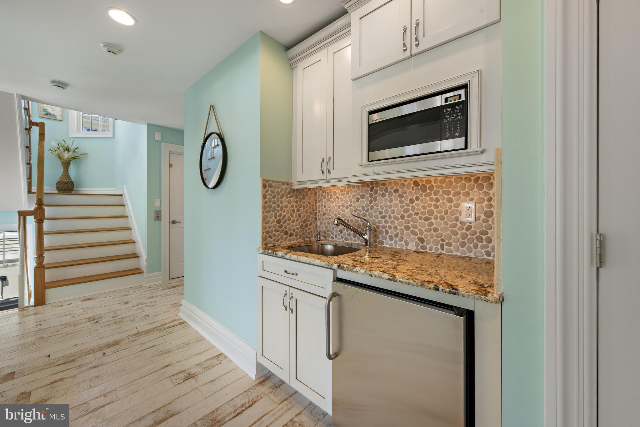 23 E 42ND STREET