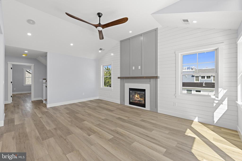 7 E 19TH STREET