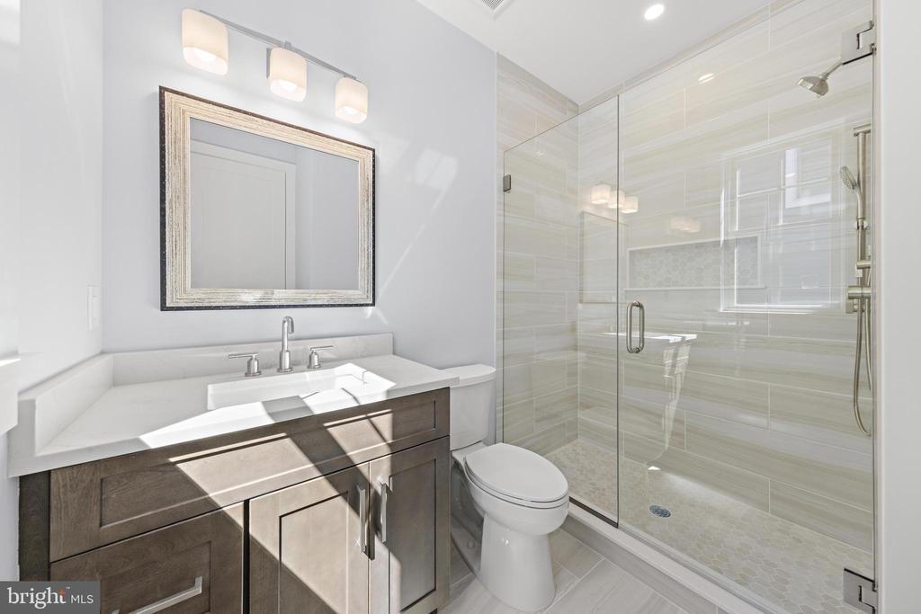 7 E 19TH STREET