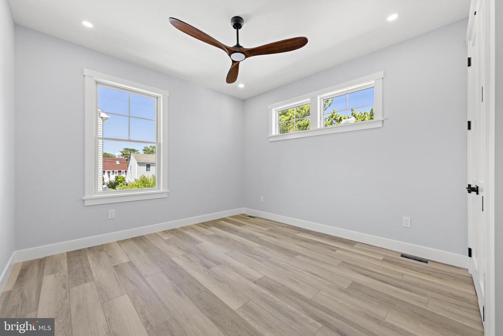 7 E 19TH STREET