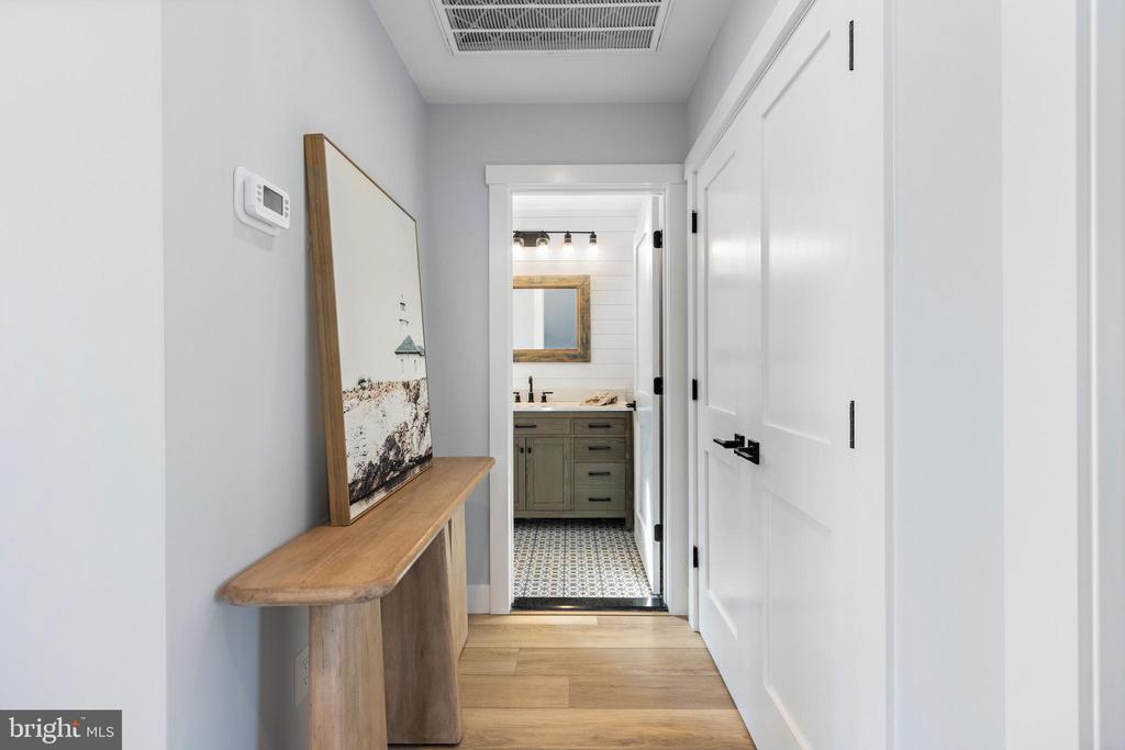 7 E 19TH STREET