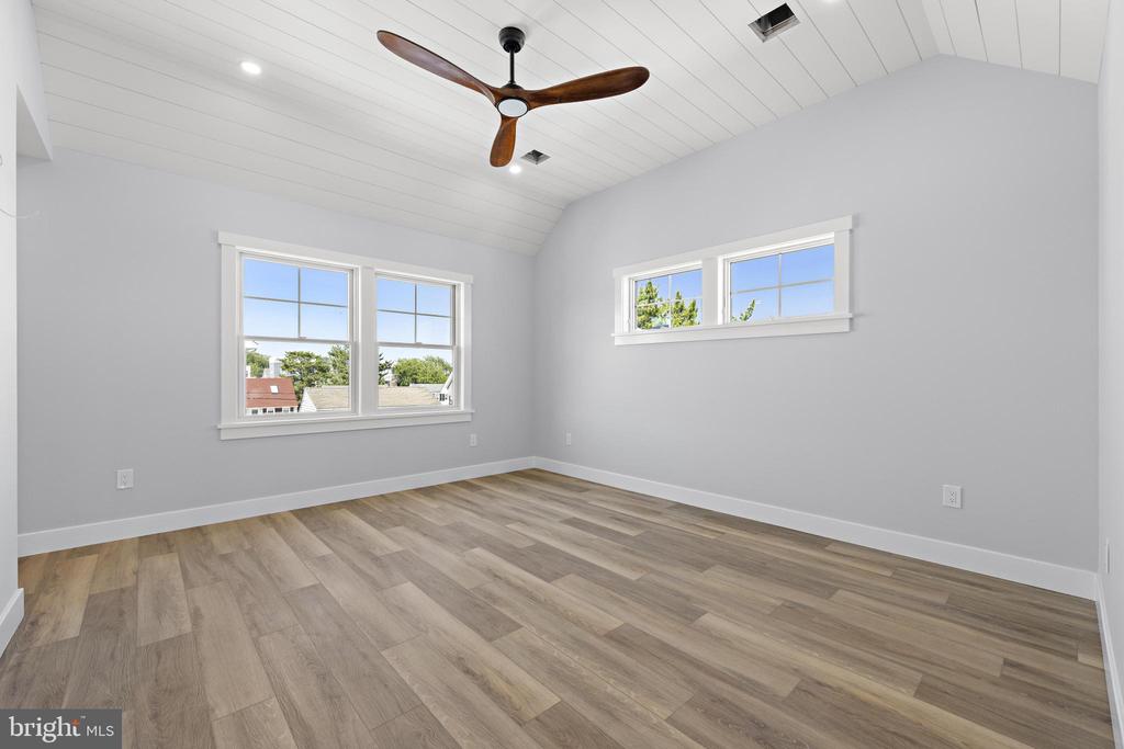 7 E 19TH STREET
