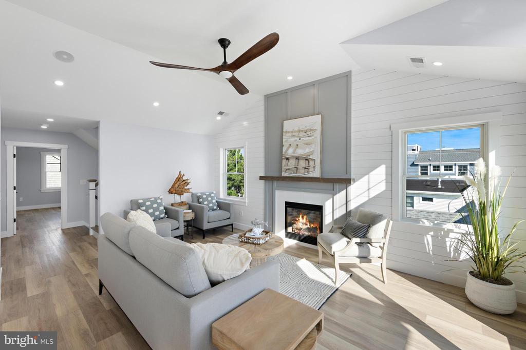 7 E 19TH STREET