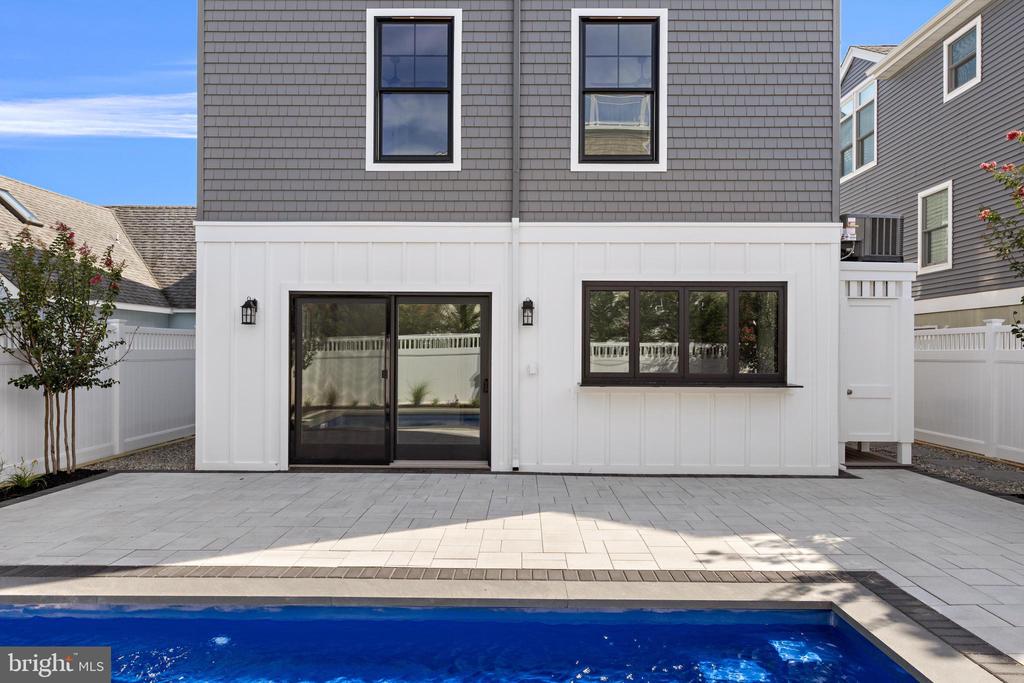 7 E 19TH STREET