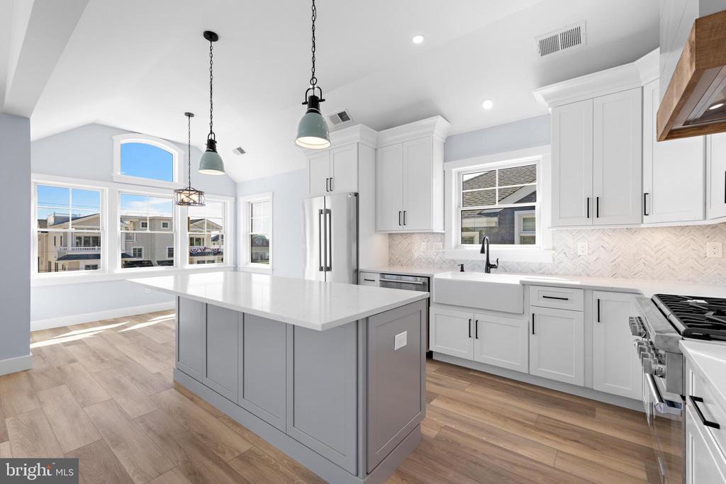 7 E 19TH STREET