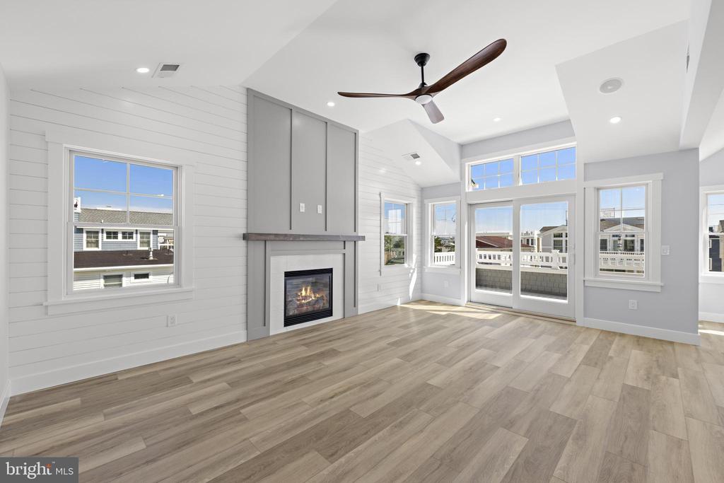 7 E 19TH STREET