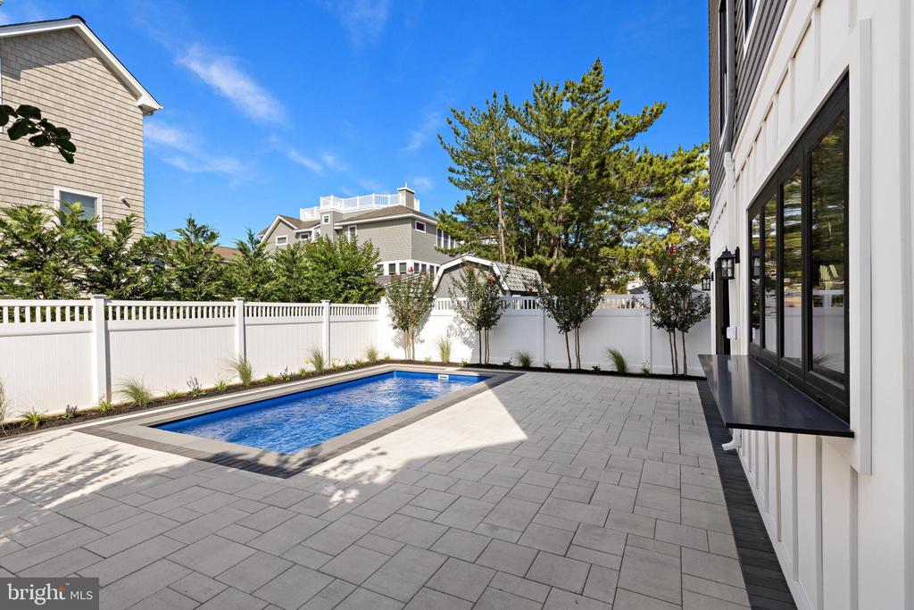 7 E 19TH STREET