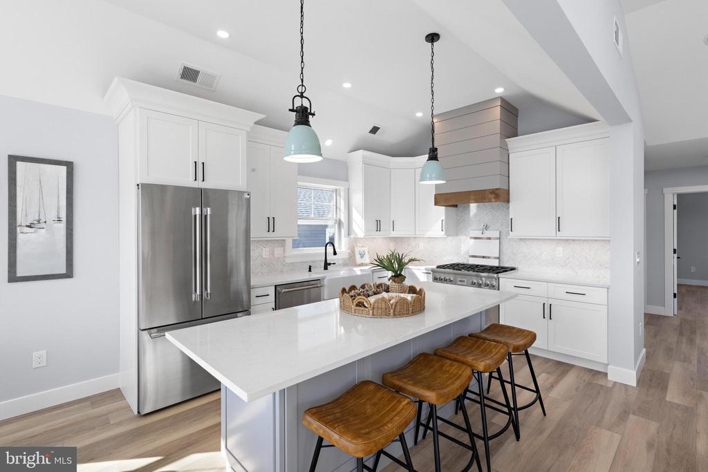 7 E 19TH STREET