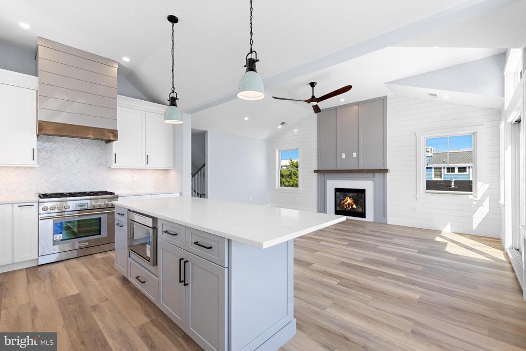 7 E 19TH STREET