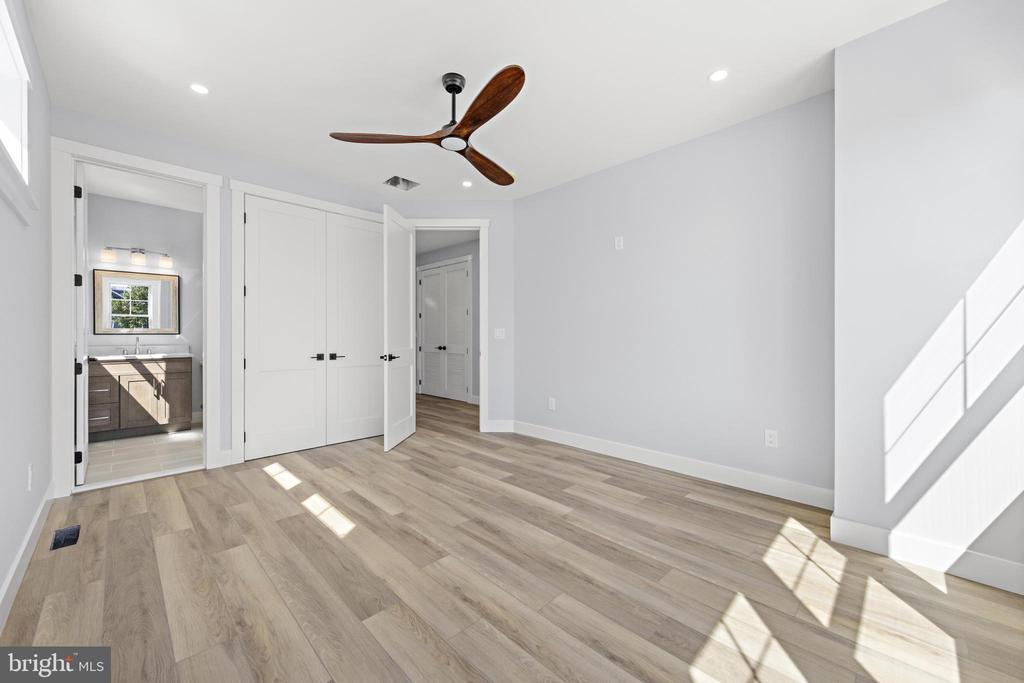 7 E 19TH STREET